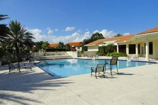 NICE 3/2 LOCATED ON THE HEART OF WEST PALM - photo 8