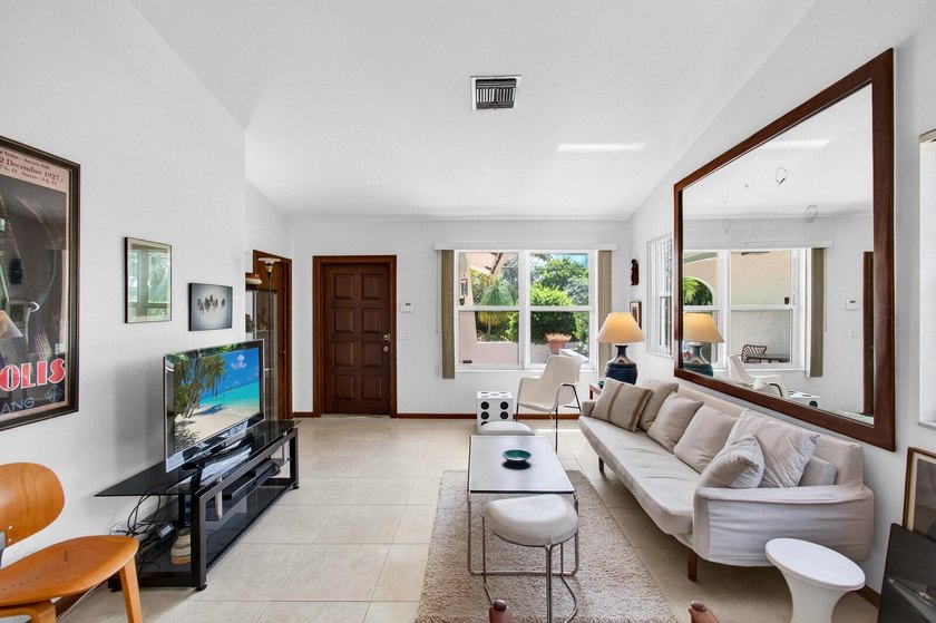 3 bedroom-2 bathroom CBS home with a Saltwater Pool and a Rare 2 - photo 10
