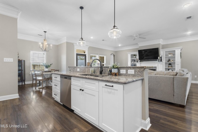 Motivated Sellers! Beautiful home loaded with upgrades in a - photo 13