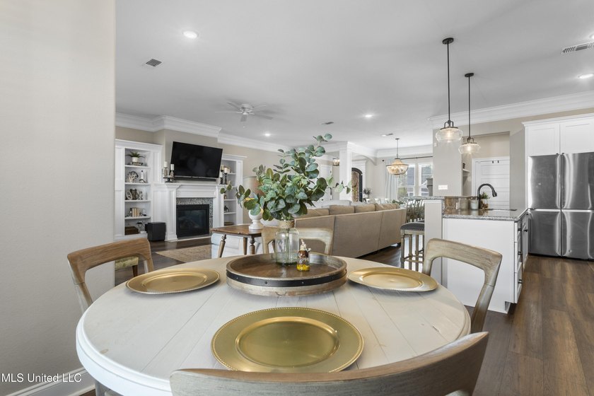 Motivated Sellers! Beautiful home loaded with upgrades in a - photo 16