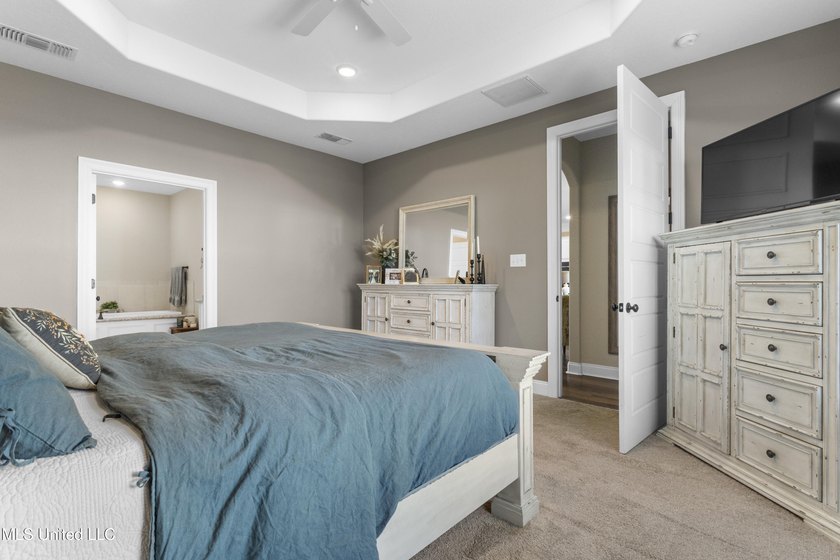 Motivated Sellers! Beautiful home loaded with upgrades in a - photo 22