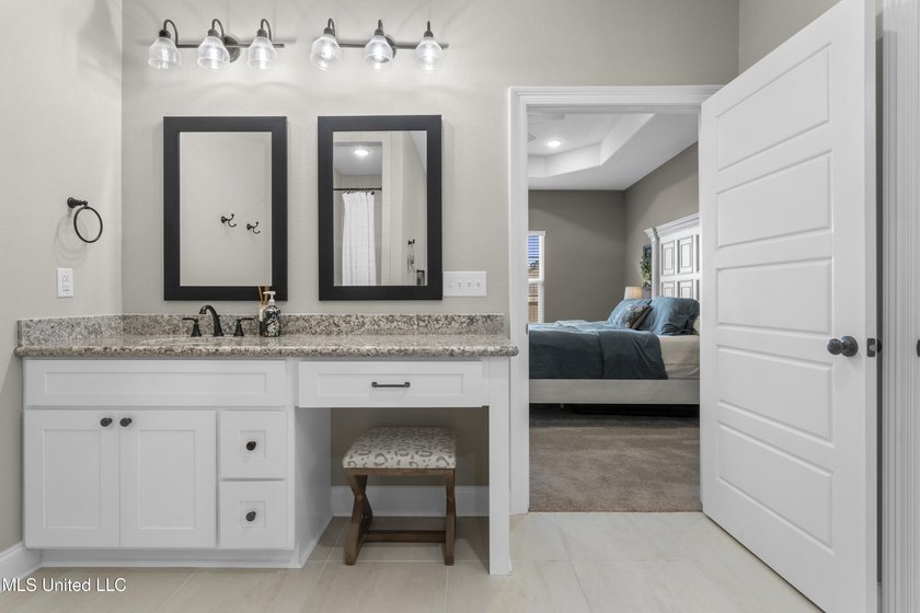 Motivated Sellers! Beautiful home loaded with upgrades in a - photo 23