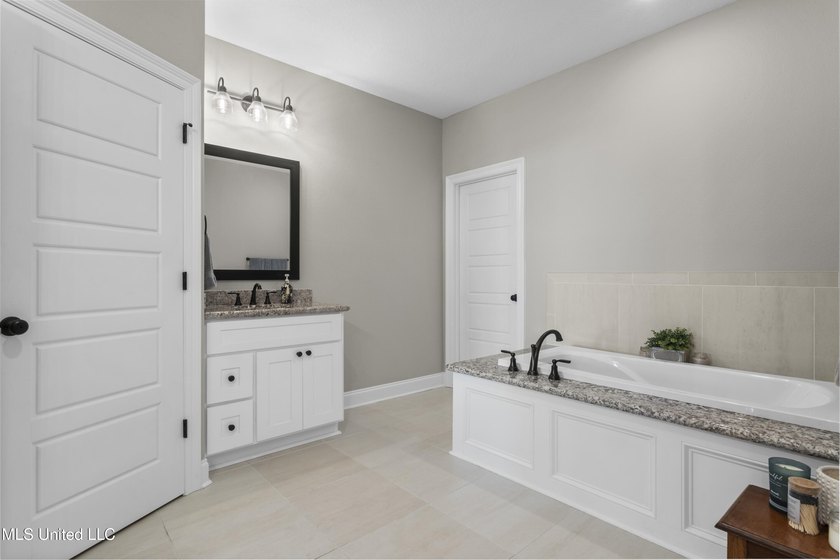 Motivated Sellers! Beautiful home loaded with upgrades in a - photo 24