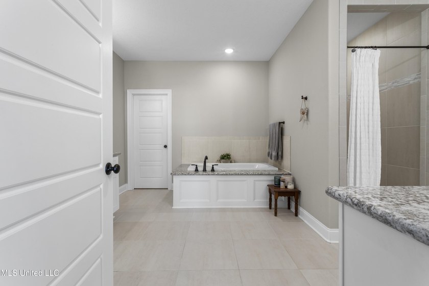 Motivated Sellers! Beautiful home loaded with upgrades in a - photo 25