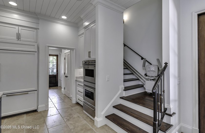 Welcome to 15 Eastparke Dr, where you will find a combination of - photo 34