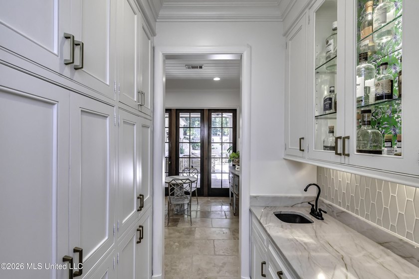 Welcome to 15 Eastparke Dr, where you will find a combination of - photo 41