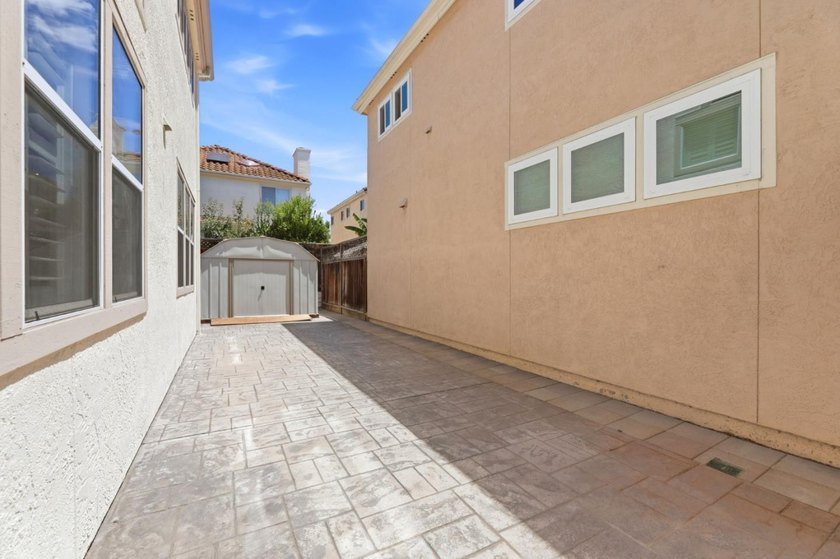 Well-maintained home with a second owner, built in 1992. This - photo 41