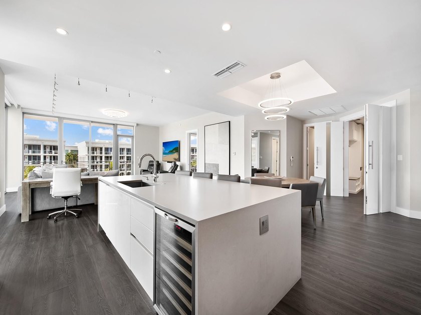 Sophisticated waterfront condo in the heart of Fort Lauderdale - photo 9