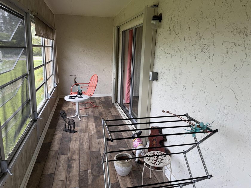 Beautifully renovated 2nd story lake front condominium in a - photo 16
