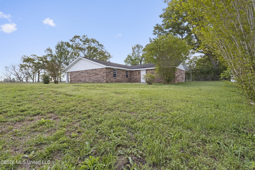 Welcome to our peaceful escape in beautiful Stone County! This - photo 35