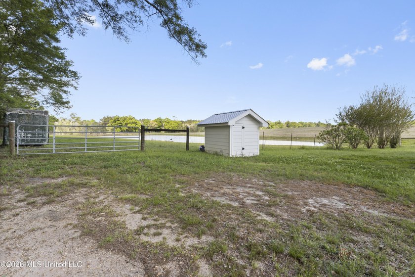Welcome to our peaceful escape in beautiful Stone County! This - photo 36