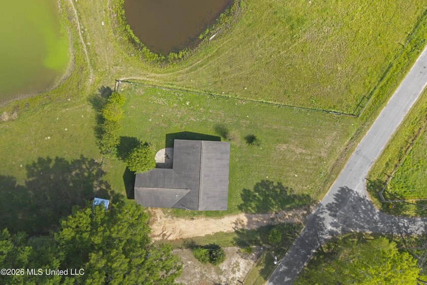 Welcome to our peaceful escape in beautiful Stone County! This - photo 37