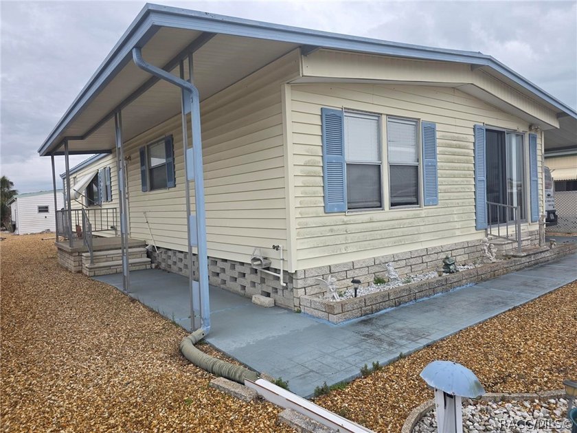 This 55+ community has recreation center, community pool and - photo 2