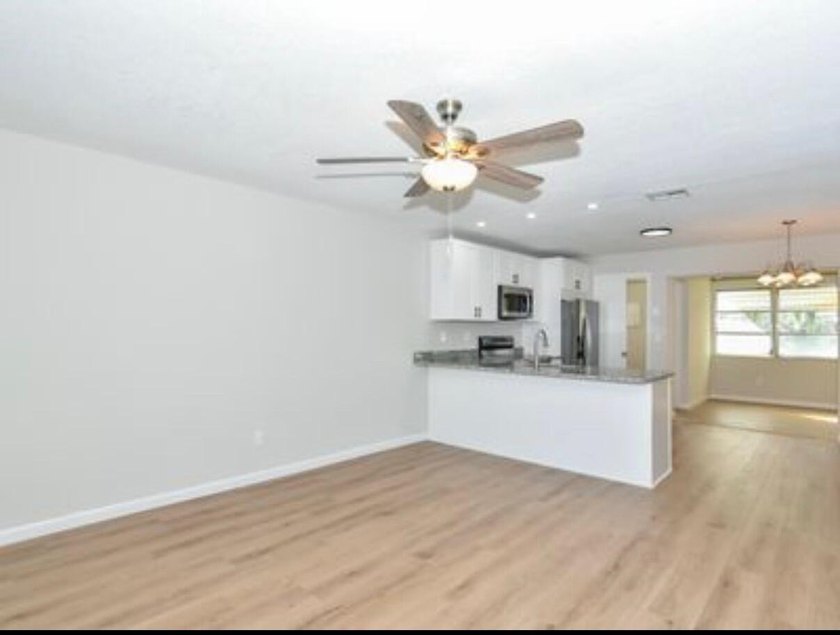 GREAT location near downtown, on this nicely remodeled 3/1 CBS - photo 4