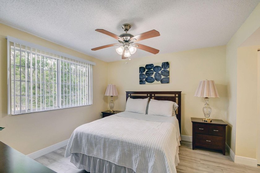 Amazing gated community of Grandview at Crestwood - 2/2 freshly - photo 15