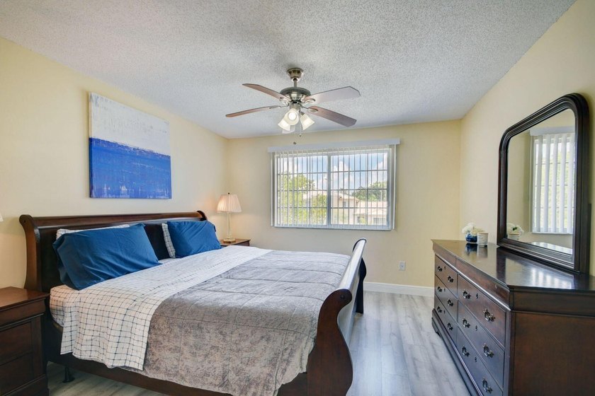 Amazing gated community of Grandview at Crestwood - 2/2 freshly - photo 19