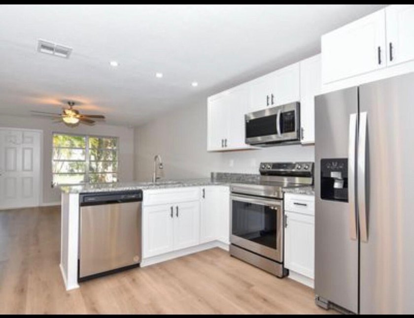 GREAT location near downtown, on this nicely remodeled 3/1 CBS - photo 9