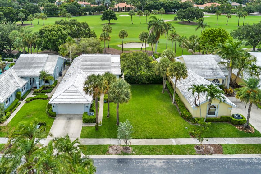 Direct golf course home on the 15th fairway of Bear Lakes - photo 32