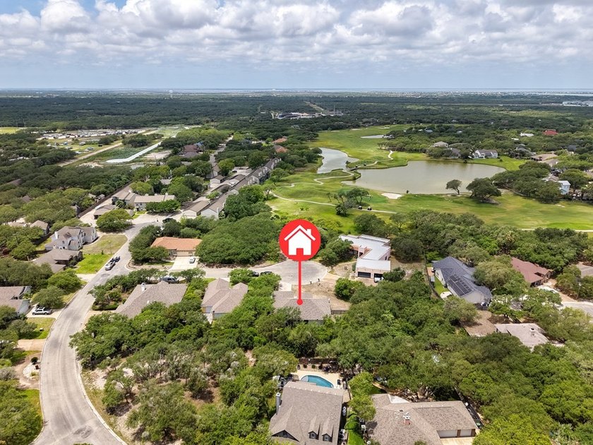 This lovely 2051 sq. ft. stucco home sits on a large lot in the - photo 42