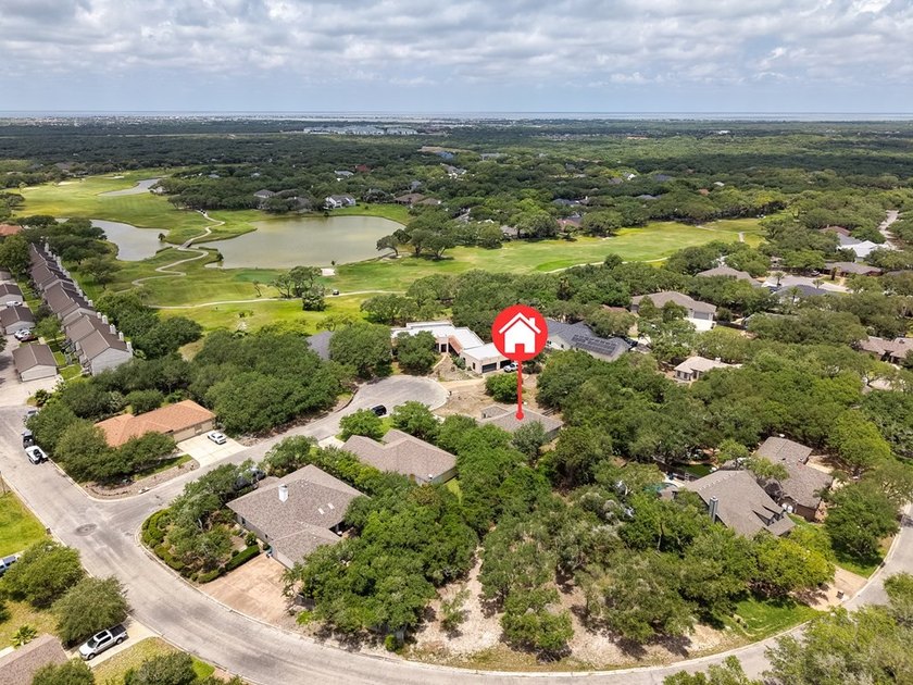 This lovely 2051 sq. ft. stucco home sits on a large lot in the - photo 43