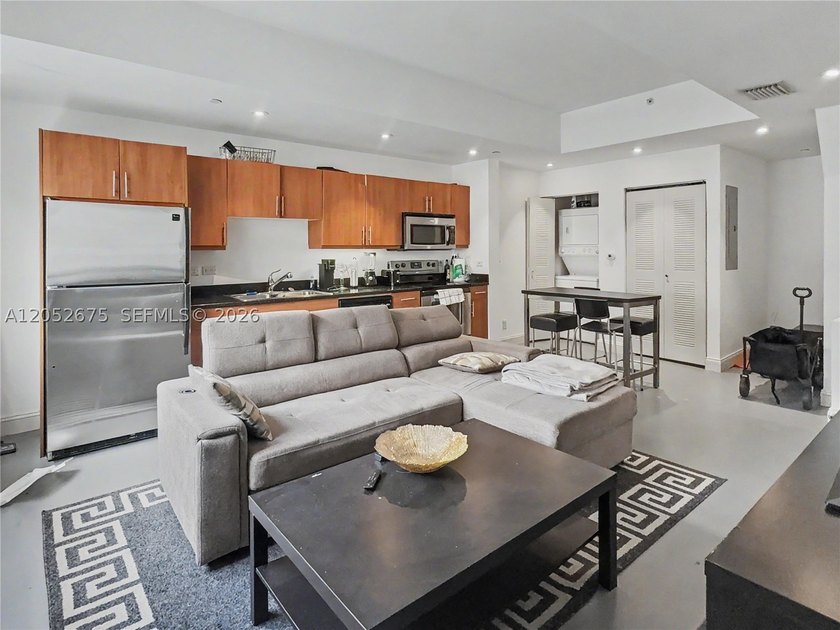 111 E Flagler St 410 - photo 2