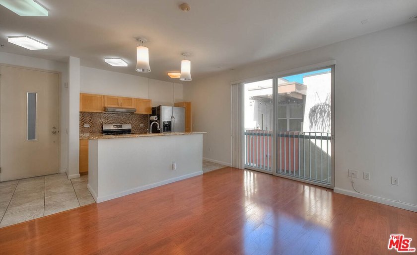 Bright, airy and built in 2007, this 2-bedroom, 1.5-bathroom - photo 10