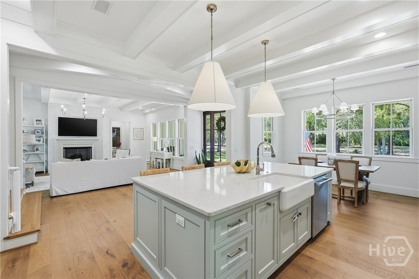 This 4-bed, 3.5-bath home built in 2022 offers luxury living - photo 10