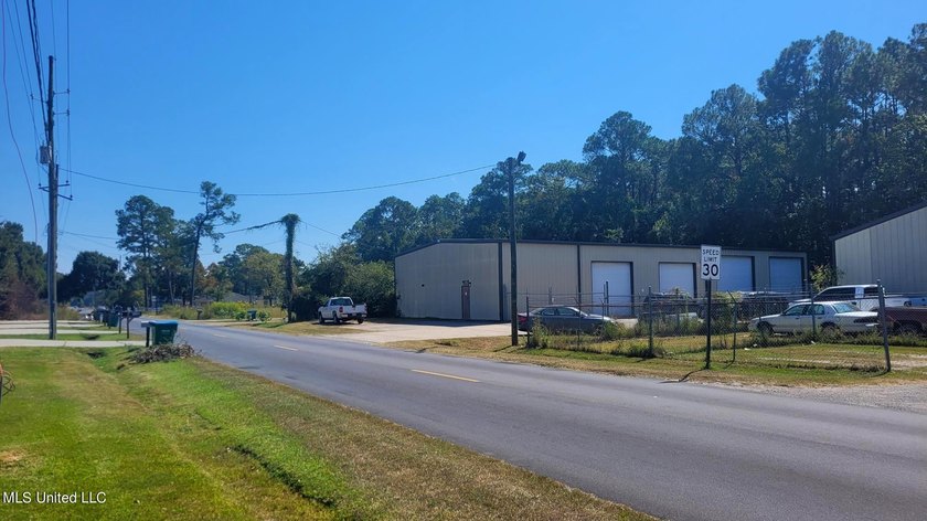 ''Central park'' Subdivision Lots 1-19 with 475' frontage on - photo 6