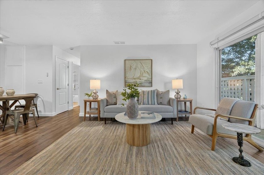 Beautifully refreshed and move-in ready Santa Cruz condo near - photo 3