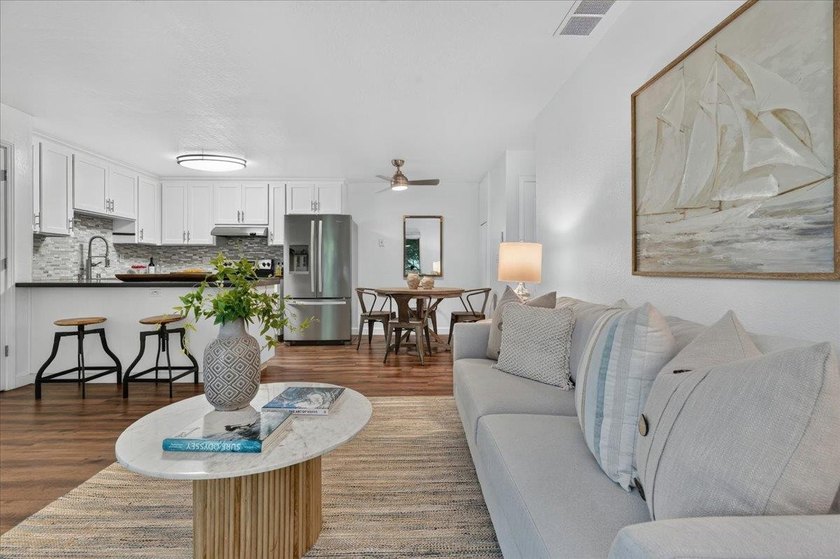 Beautifully refreshed and move-in ready Santa Cruz condo near - photo 6