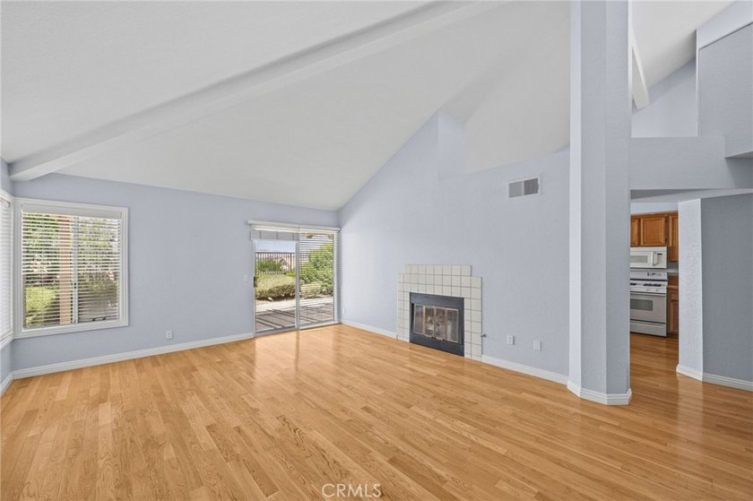 Enjoy easy living in this well-maintained Mesa Vista condominium - photo 3