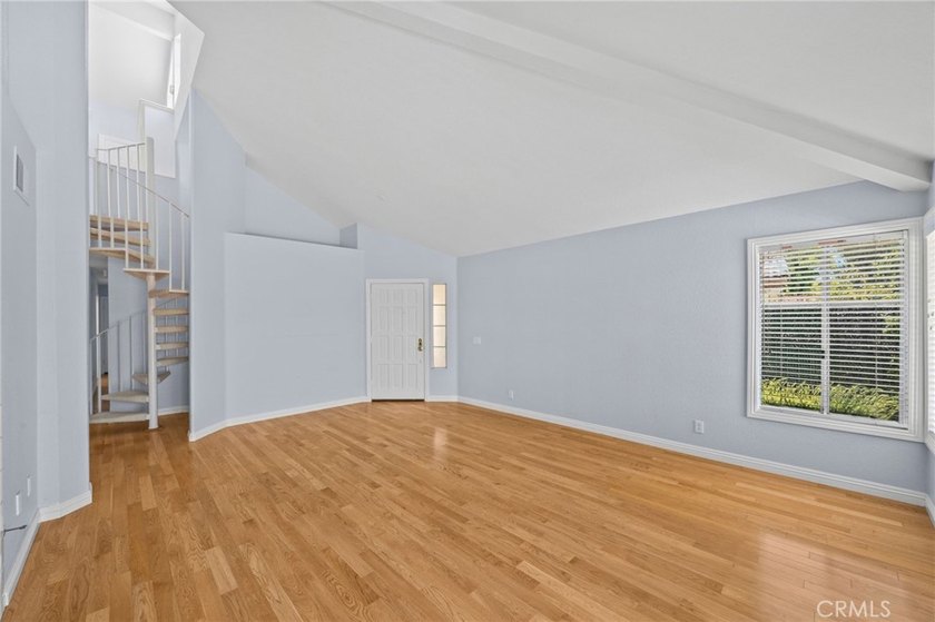 Enjoy easy living in this well-maintained Mesa Vista condominium - photo 4