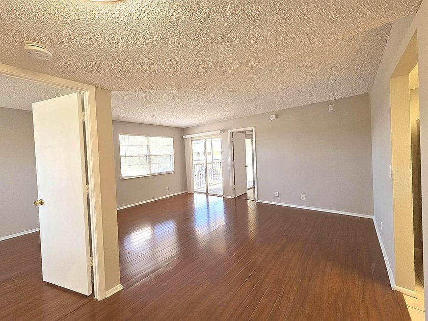 PRICE JUST REDUCED TO BELOW MARKET! Great Value for this just - photo 4