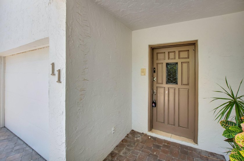 This Gorgeous Townhome is located between the ocean and - photo 5
