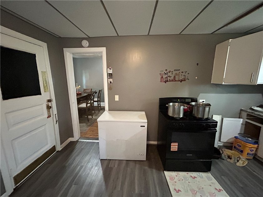 Spacious 4 bedroom Colonial! Currently rented at $1,512 per - photo 15