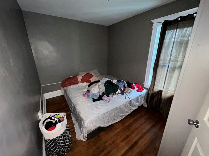 Spacious 4 bedroom Colonial! Currently rented at $1,512 per - photo 17