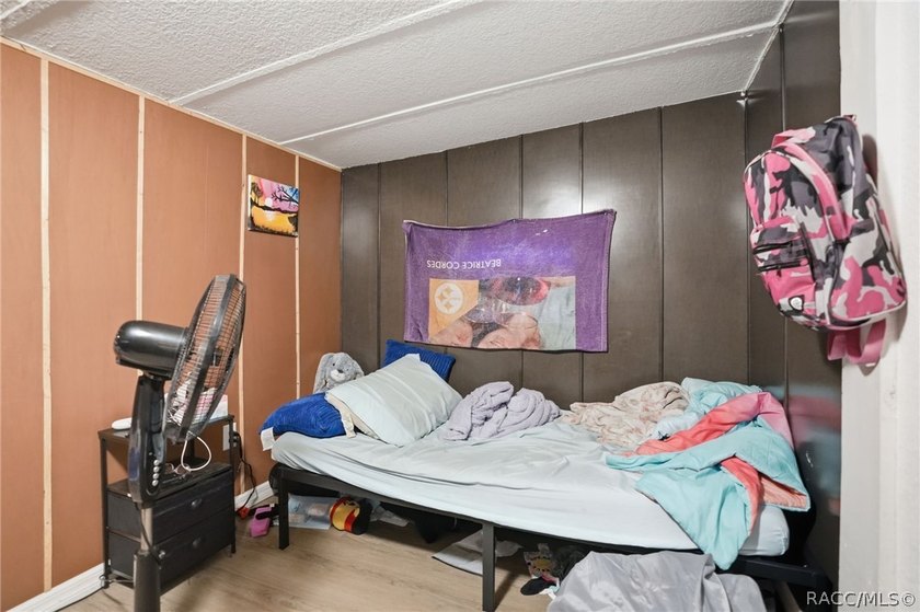 INCOME PRODUCING PROPERTY. TOTAL OF 5 SEPERATE HOUSES!!! House 2 - photo 10