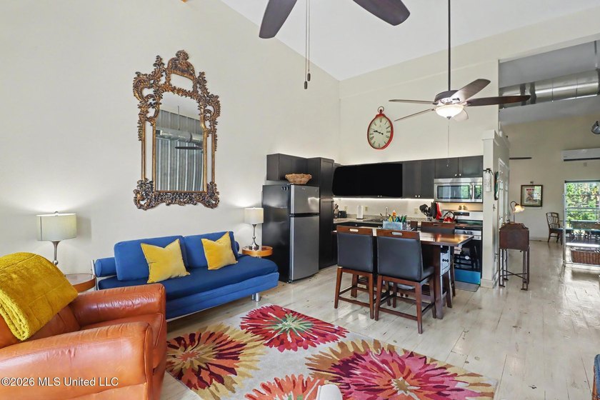 Rare opportunity to own a 1,734 SqFt mixed-use commercial - photo 11