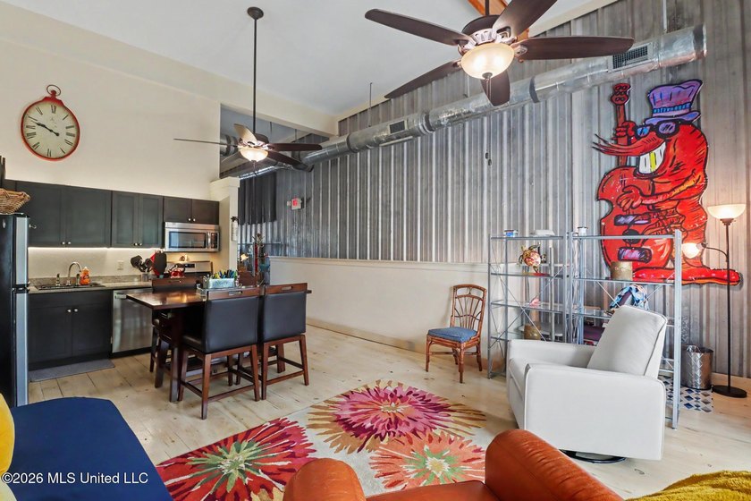 Rare opportunity to own a 1,734 SqFt mixed-use commercial - photo 12