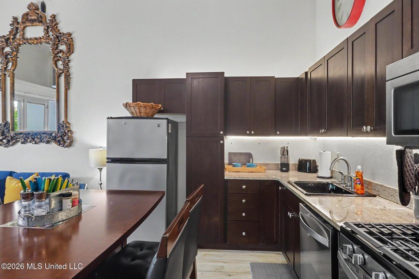Rare opportunity to own a 1,734 SqFt mixed-use commercial - photo 13