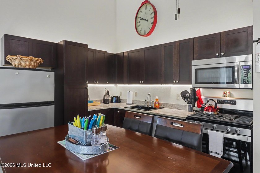 Rare opportunity to own a 1,734 SqFt mixed-use commercial - photo 14