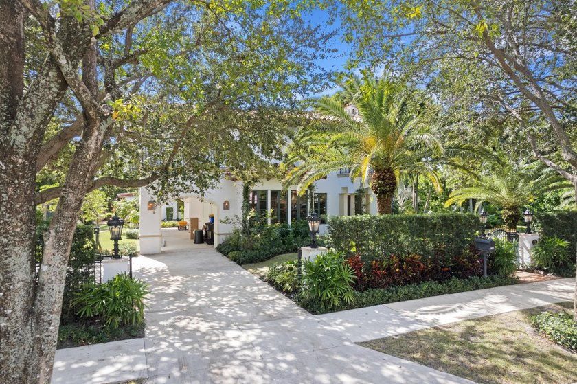 308 Barcelona, a sophisticated, Mediterranean oasis in the heart - photo 6