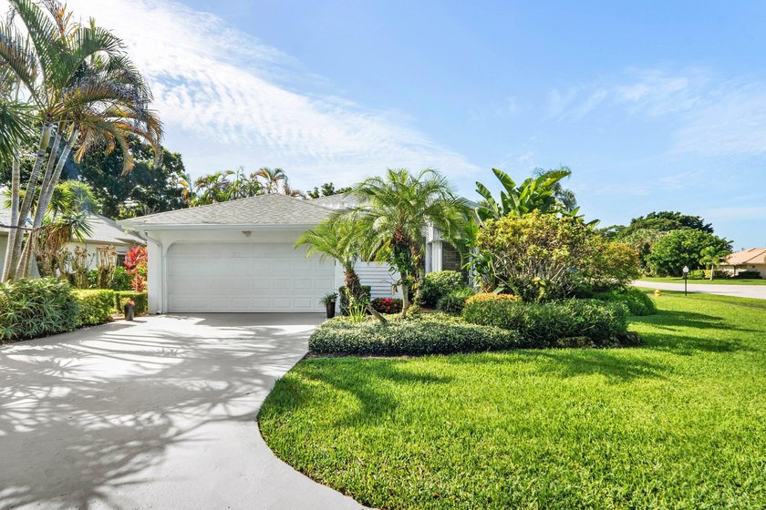 Experience the very best of waterfront living in this - photo 3