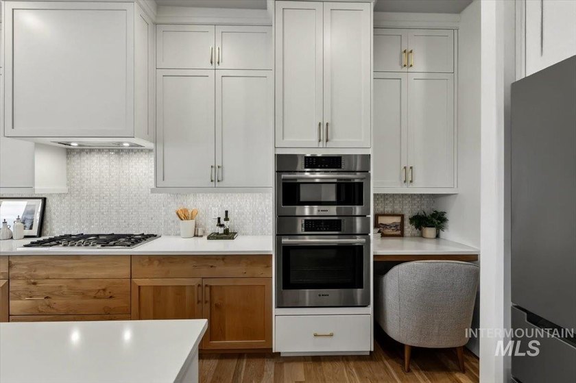 Better than new in coveted Dry Creek Ranch, this impeccably - photo 11