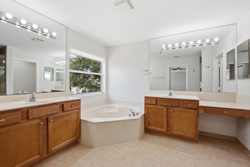 Beautifully maintained and freshly painted Jacaranda model - photo 21