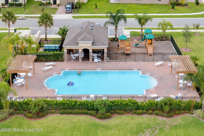 Welcome home to this beautifully upgraded 3BR/2BA residence - photo 39
