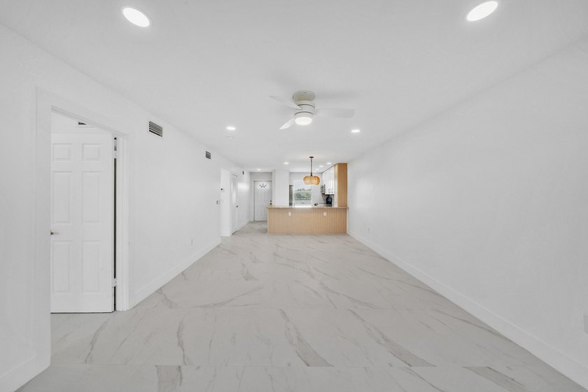 Seller Financing!! Beautiful 2-bed, 2-bath condo located in a - photo 7