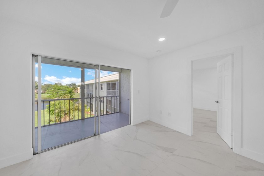 Seller Financing!! Beautiful 2-bed, 2-bath condo located in a - photo 8