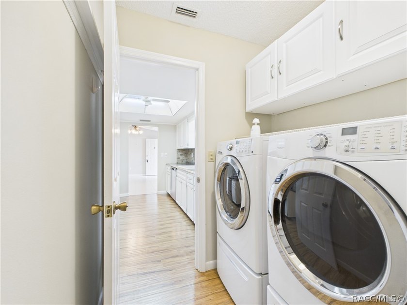 This charming 2-bedroom, 2-bath, 1-car garage home in Palm Cay - photo 7