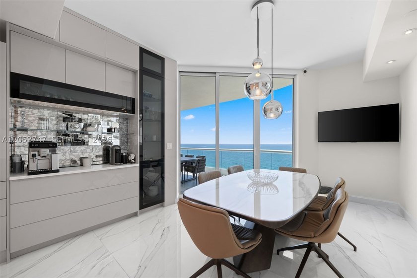 A beautifully renovated residence at the prestigious Turnberry - photo 8